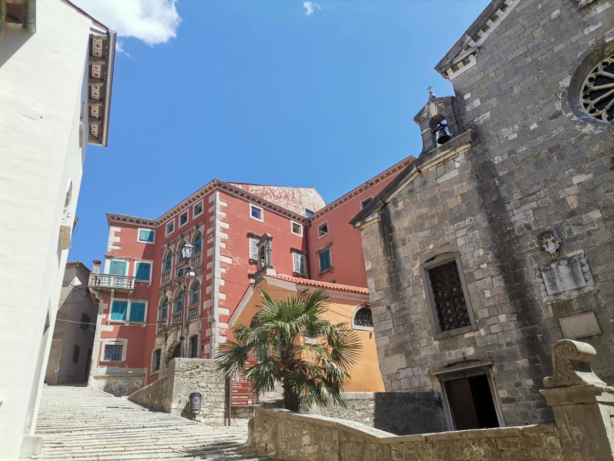 Apartment Branko With Terrace, Old Town Labin Labin  Zewnętrze zdjęcie